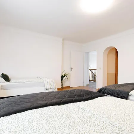 Appartement Luxury House With Pool, Garden, Ac & Sauna Near Vienna *